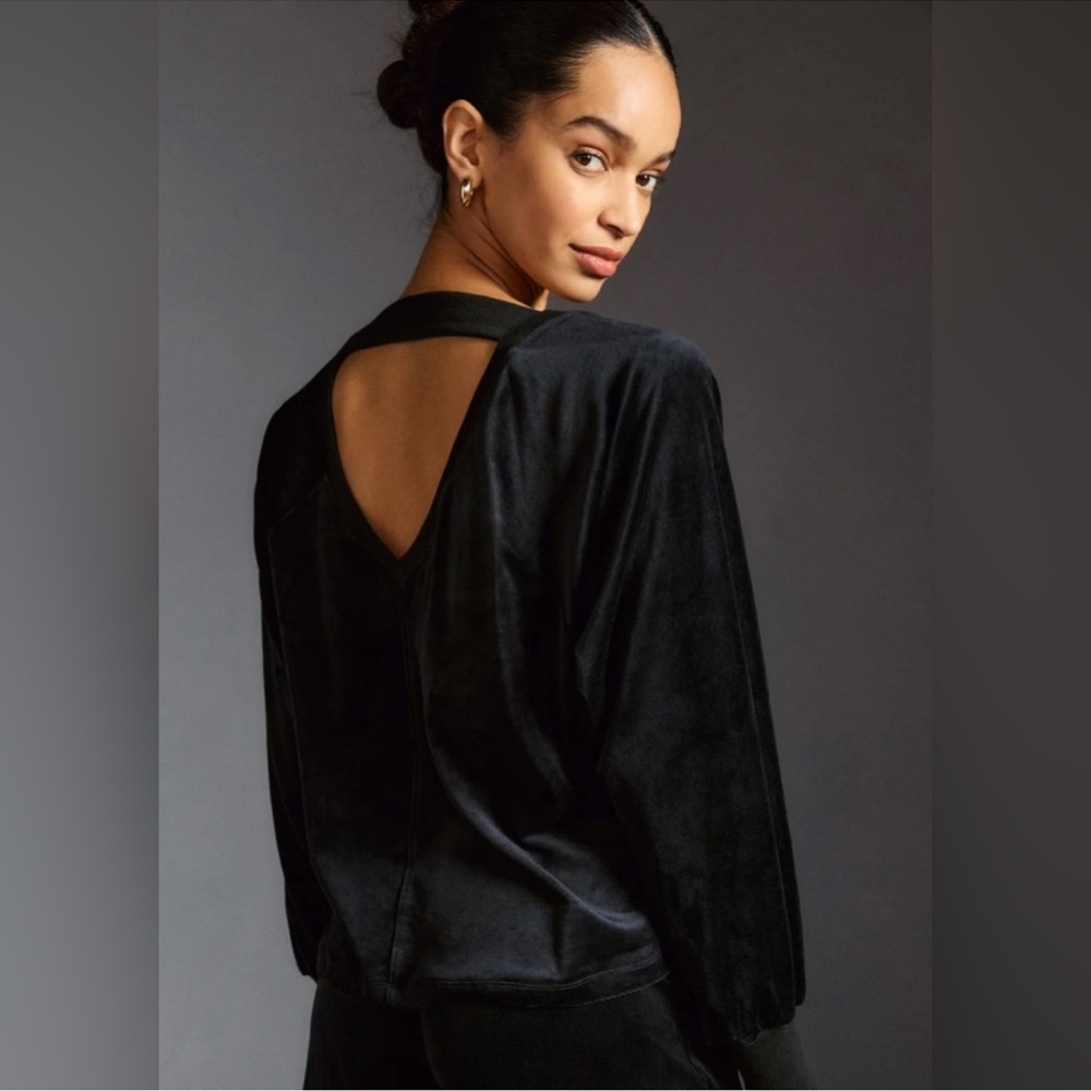 Daily Practice Anthropologie Black Batwing Velour Pullover Size Medium V-Back